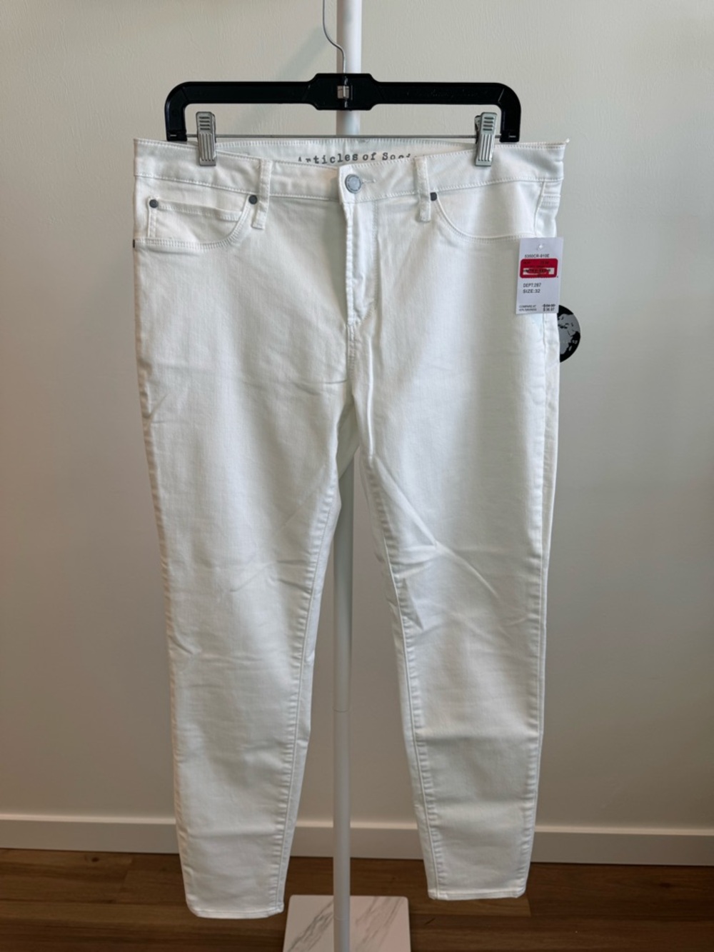 Articles of Society NWT Women’s White Skinny Jeans size 32